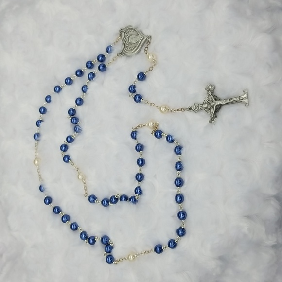 Vintage Jewelry - Vintage Blue and White Pearl Beaded Silver Chain Rosary Necklace